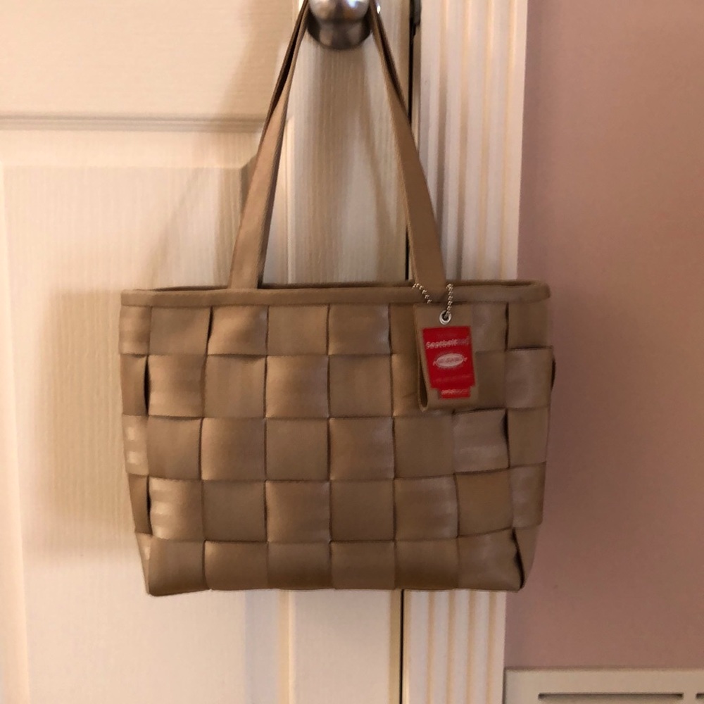 Beautiful double strap shoulder seatbelt bag